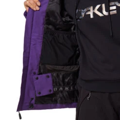 Oakley Camellia Insulated Skijacke Blackout/Deep Violet Damen 11 Oakley Camellia Insulated Skijacke Blackout/Deep Violet Damen -PICT Snow Geschaft oaykley camellia insulated foa500011 9eg 04 gross